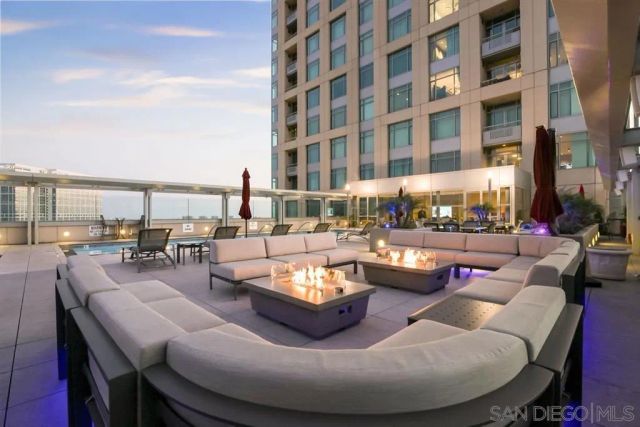 165 6Th 2301, San Diego, CA 92101