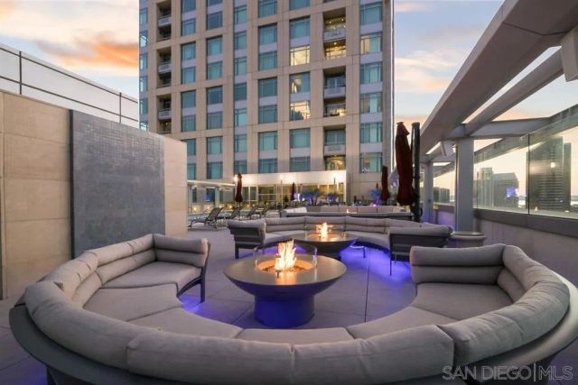 165 6Th 2301, San Diego, CA 92101