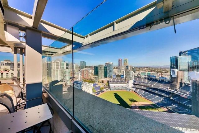 165 6Th 2301, San Diego, CA 92101