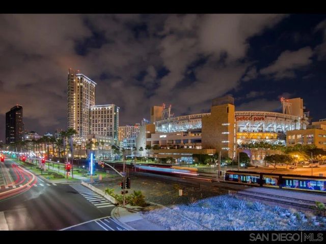165 6Th 2301, San Diego, CA 92101