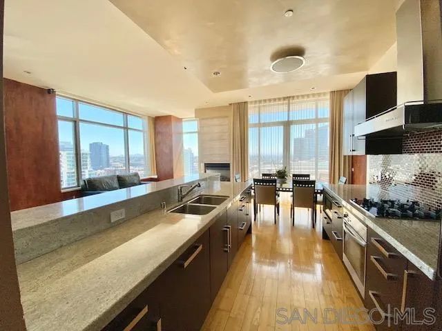 165 6Th 2301, San Diego, CA 92101