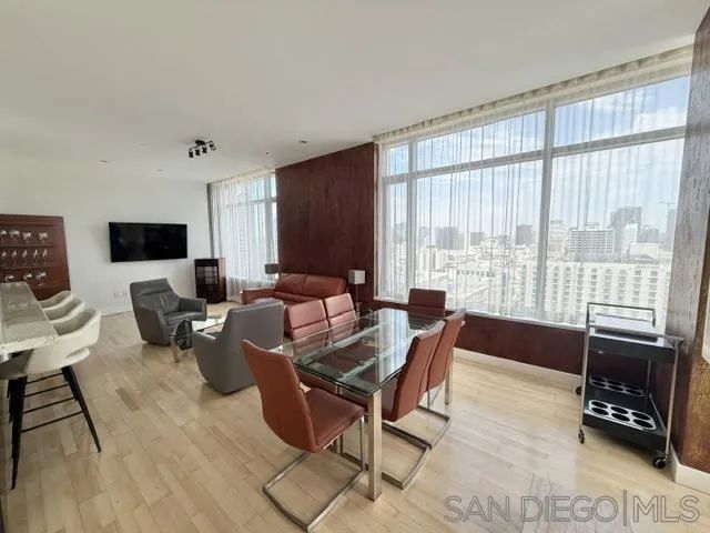 165 6Th 2301, San Diego, CA 92101