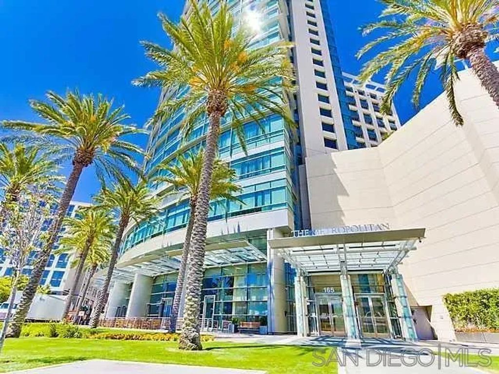 165 6Th 2301, San Diego, CA 92101