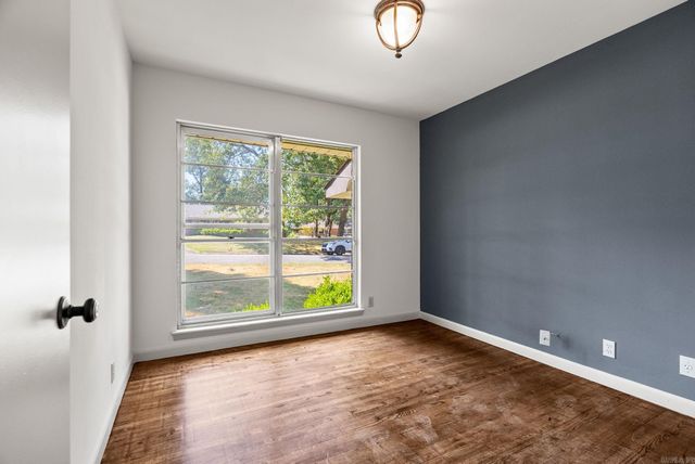 4 Pilot Point Place, Little Rock, AR 72205