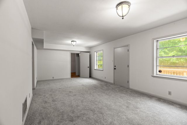 4 Pilot Point Place, Little Rock, AR 72205