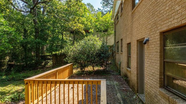 4 Pilot Point Place, Little Rock, AR 72205