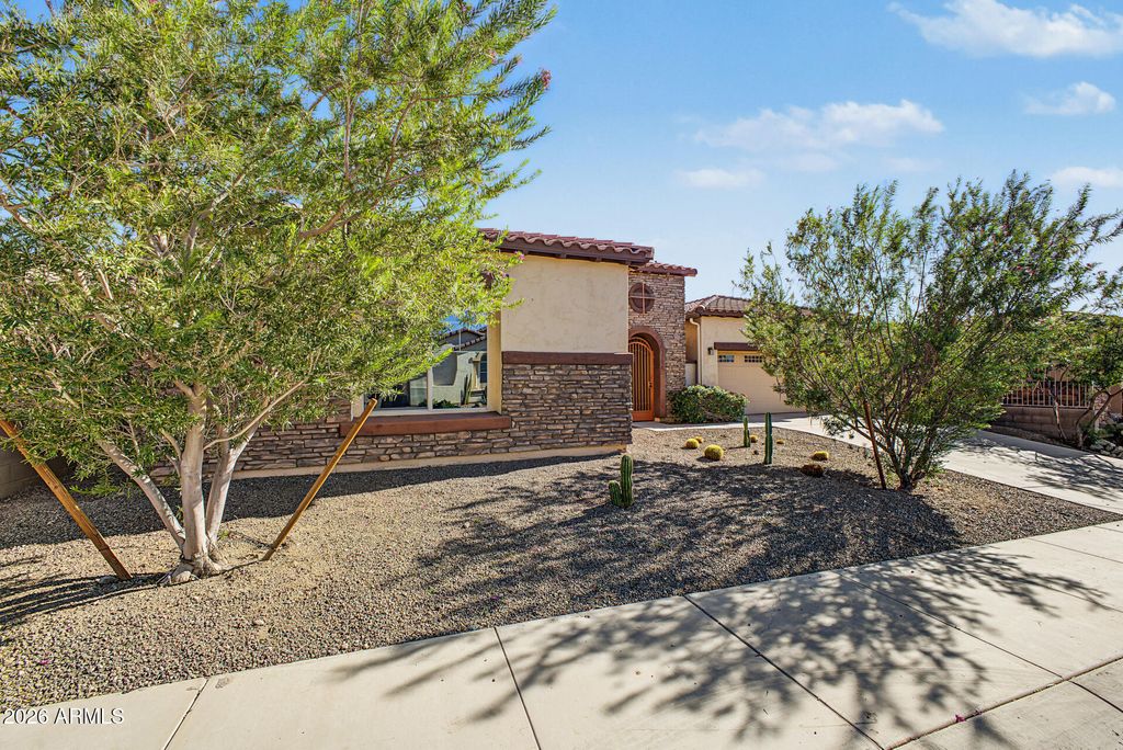 17529 W COTTONWOOD Lane, Goodyear, AZ 85338 — exterior