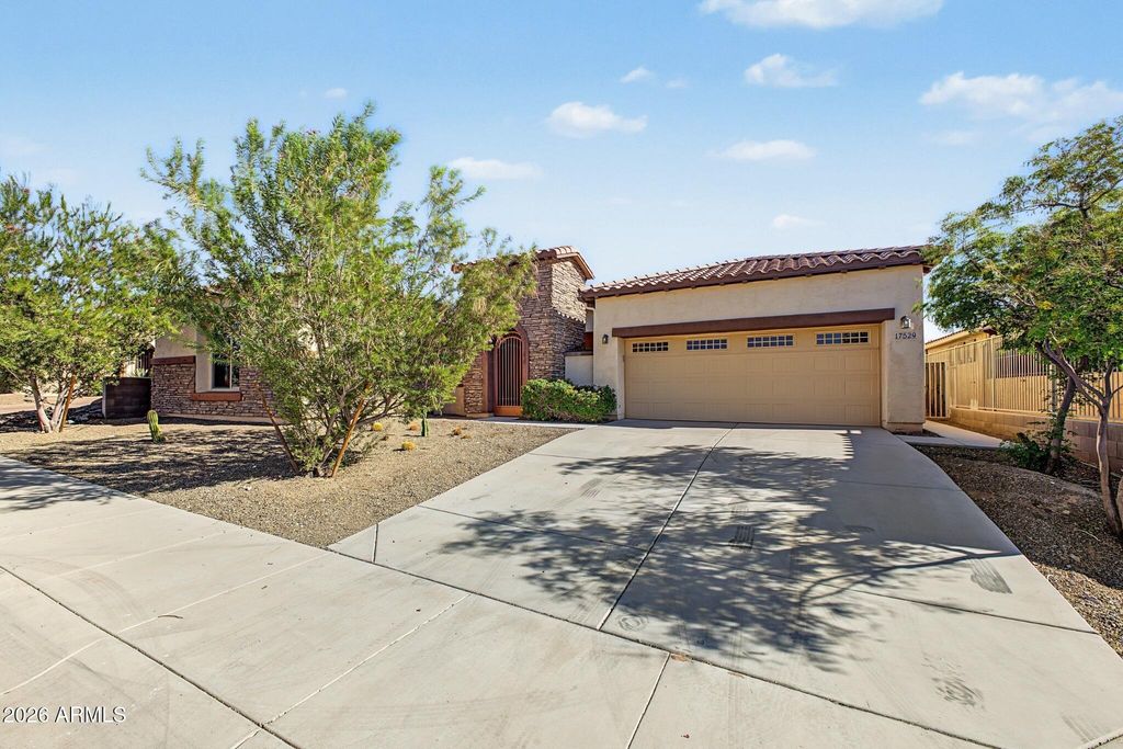 17529 W COTTONWOOD Lane, Goodyear, AZ 85338 — photo 2