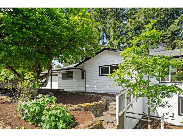 19001 SUNCREST Dr, West Linn, OR 97068