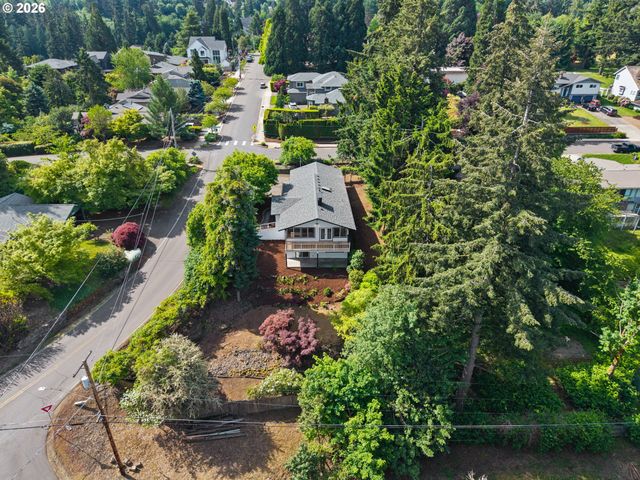 19001 SUNCREST Dr, West Linn, OR 97068
