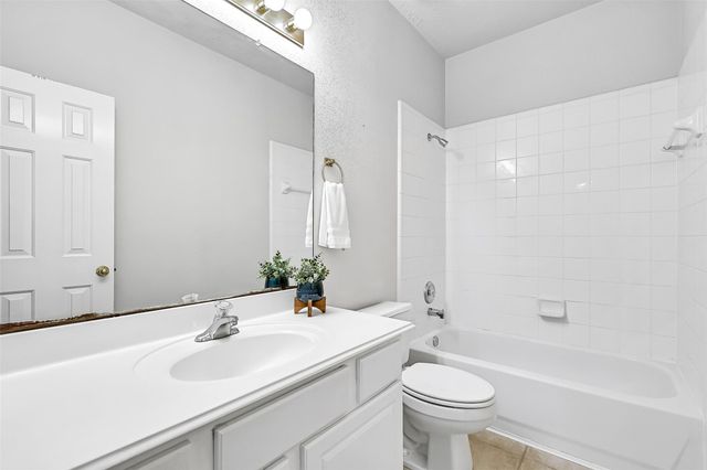 1408 S Friendswood Drive 101, Friendswood, TX 77546