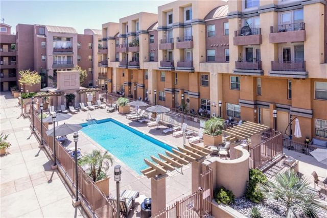 201 E Angeleno 105, Burbank, CA 91502
