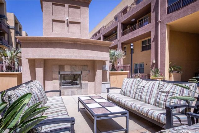 201 E Angeleno 105, Burbank, CA 91502