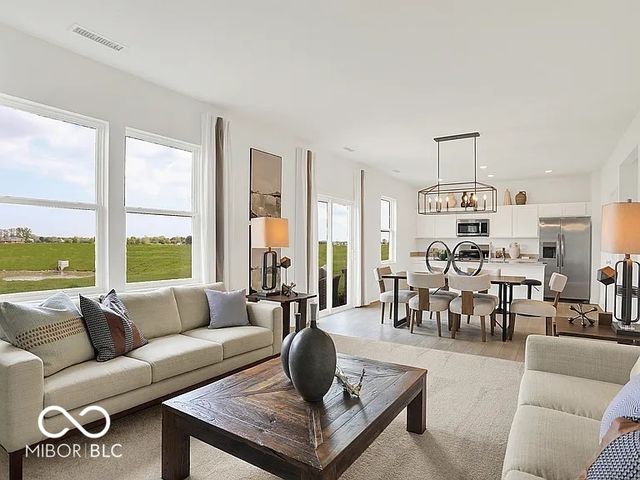 2868 Woods Edge Drive, Greenwood, IN 46143