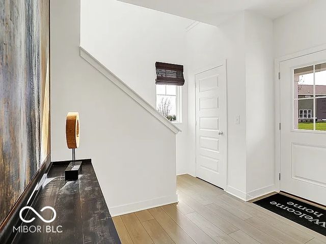 2868 Woods Edge Drive, Greenwood, IN 46143