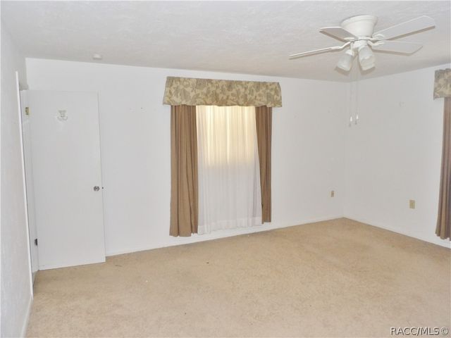 10 New Florida Avenue, Beverly Hills, FL 34465