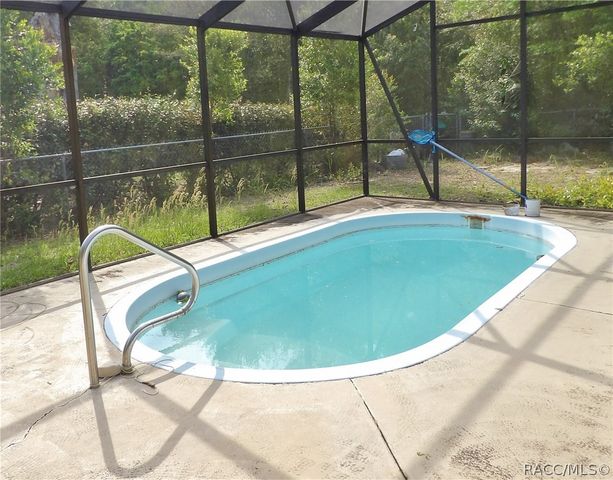 10 New Florida Avenue, Beverly Hills, FL 34465