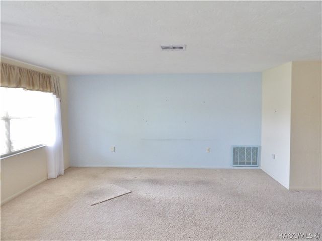 10 New Florida Avenue, Beverly Hills, FL 34465