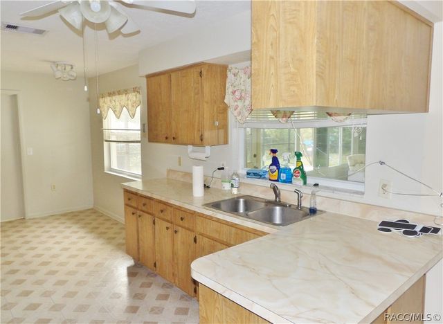 10 New Florida Avenue, Beverly Hills, FL 34465