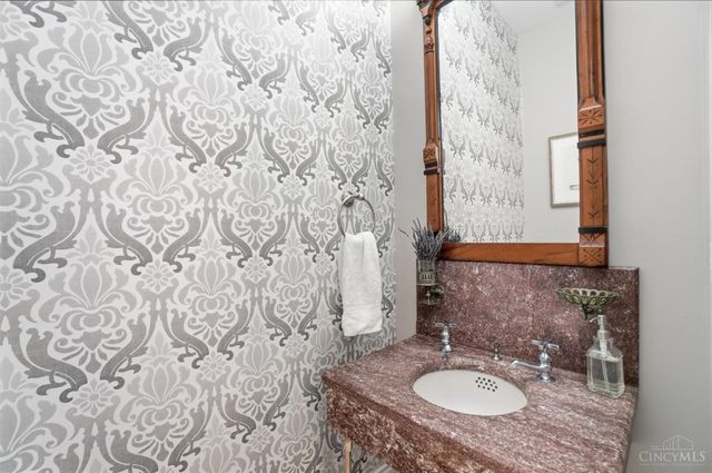 2944 Fairfield Avenue, Cincinnati, OH 45206
