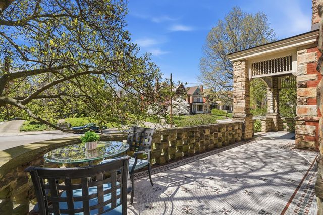 2944 Fairfield Avenue, Cincinnati, OH 45206