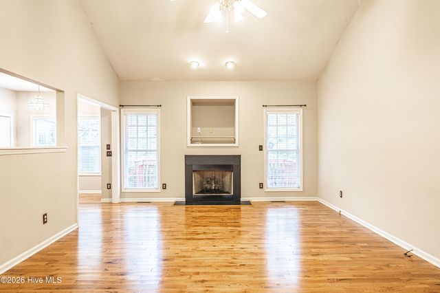 1110 Devonshire Trail, Aberdeen, NC 28315