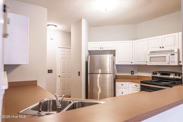 1110 Devonshire Trail, Aberdeen, NC 28315