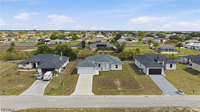 1725 NW 2nd ST, Cape Coral, FL 33993