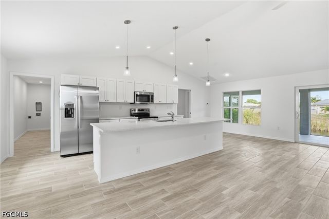 1725 NW 2nd ST, Cape Coral, FL 33993