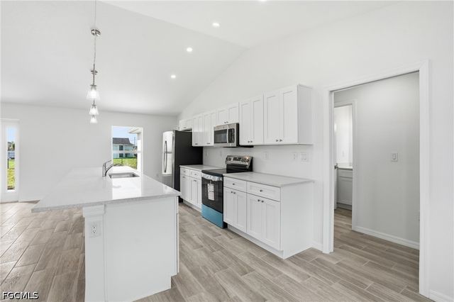 1725 NW 2nd ST, Cape Coral, FL 33993