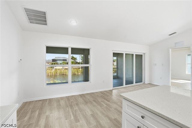 1725 NW 2nd ST, Cape Coral, FL 33993