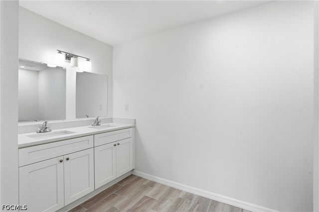 1725 NW 2nd ST, Cape Coral, FL 33993