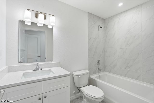 1725 NW 2nd ST, Cape Coral, FL 33993