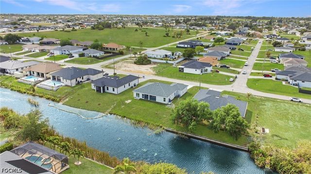 1725 NW 2nd ST, Cape Coral, FL 33993