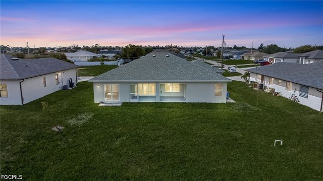 1725 NW 2nd ST, Cape Coral, FL 33993