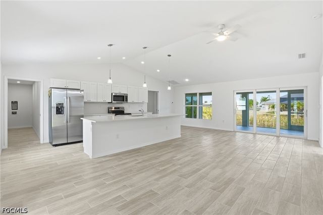 1725 NW 2nd ST, Cape Coral, FL 33993