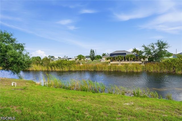 1725 NW 2nd ST, Cape Coral, FL 33993
