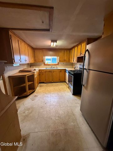 42 Indiana Avenue, Queensbury, NY 12804