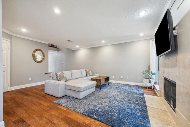 2107 Morgan Street, Houston, TX 77006