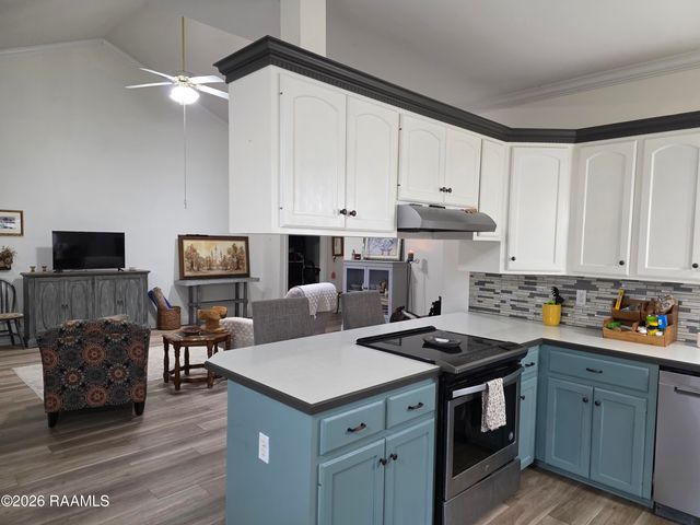 211 Manning Drive, Lafayette, LA 70508