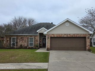 211 Manning Drive, Lafayette, LA 70508