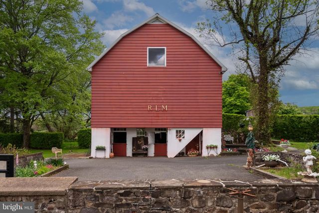 1283 WEISSTOWN RD, Boyertown, PA 19512