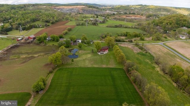 1283 WEISSTOWN RD, Boyertown, PA 19512