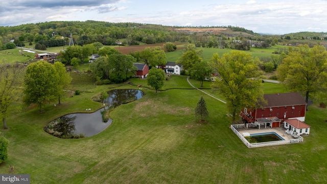 1283 WEISSTOWN RD, Boyertown, PA 19512