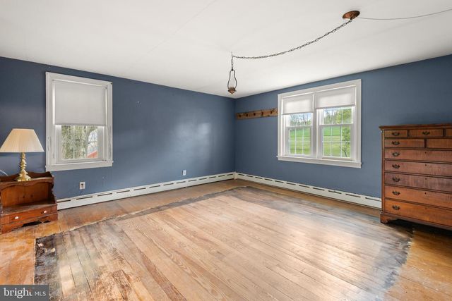 1283 WEISSTOWN RD, Boyertown, PA 19512