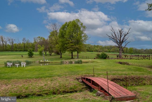 1283 WEISSTOWN RD, Boyertown, PA 19512