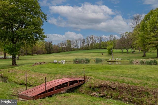 1283 WEISSTOWN RD, Boyertown, PA 19512