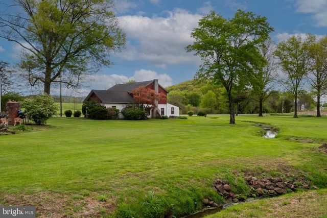 1283 WEISSTOWN RD, Boyertown, PA 19512