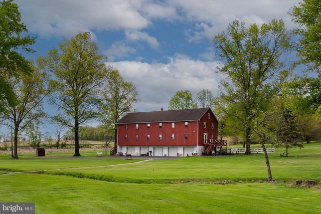 1283 WEISSTOWN RD, Boyertown, PA 19512