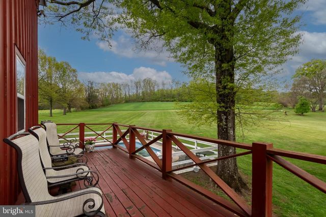 1283 WEISSTOWN RD, Boyertown, PA 19512
